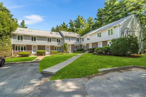 11 Hilltop Ln #11, Easton, MA 02375
