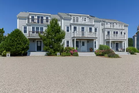 15 Bradford St Ext #D, Provincetown, MA 02657