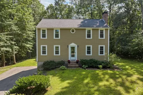 30 Lexington Dr, Hampstead, NH 03841
