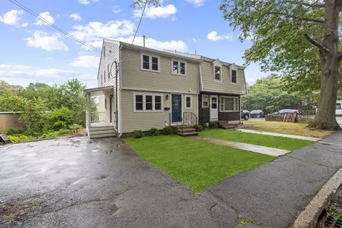 29 Village St #1, Marblehead, MA 01945