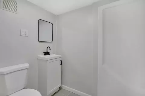 Bath - 3 Benham St, Springfield, MA 01109 photo 2 of 2