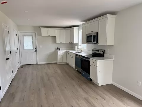 91-93 Melrose St, Springfield, MA 01109 photo 9