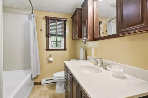 Bath - 4 Chestnut Dr, Webster, MA 01570 photo 1 of 1