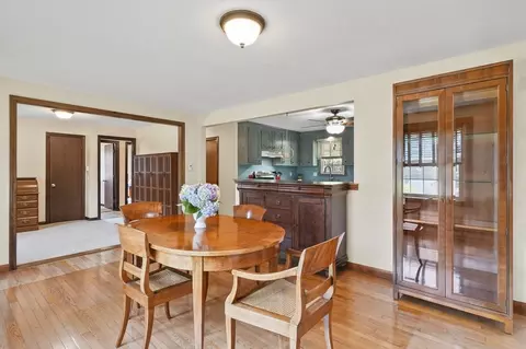 Dining - 4 Chestnut Dr, Webster, MA 01570 photo 2 of 2