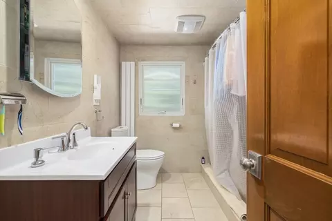 79 Reservoir St, Fall River, MA 02723 photo 8