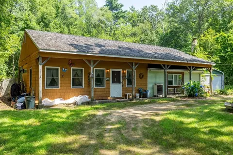 10 Mountain Brook Rd, Sturbridge, MA 01566