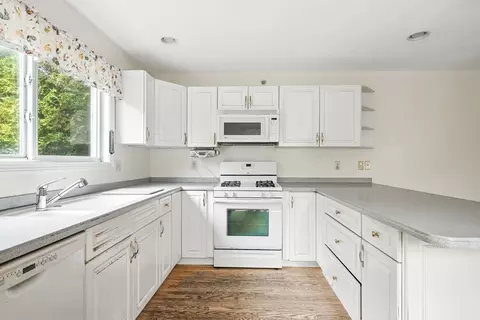13 Eclipse Ln #13, Salem, MA 01970 photo 5