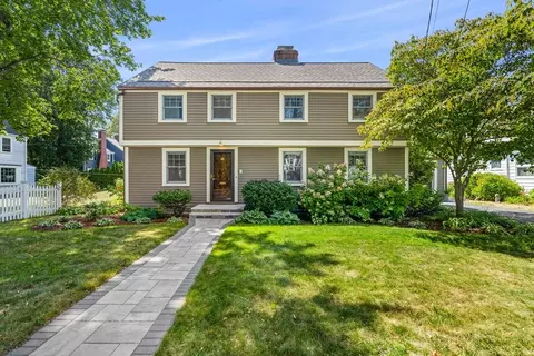 4 Miles Standish Rd, Marblehead, MA 01945