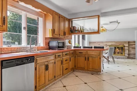 63 Sears Rd, Milton, MA 02186 photo 9