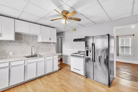 96 Lyons St, Springfield, MA 01151 photo 17