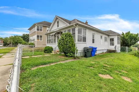 96 Lyons St, Springfield, MA 01151 photo 2