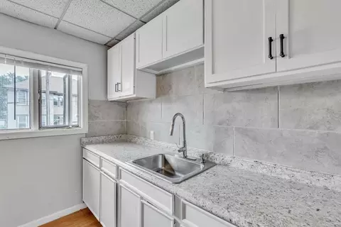 96 Lyons St, Springfield, MA 01151 photo 15