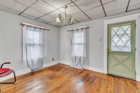 96 Lyons St, Springfield, MA 01151 photo 9