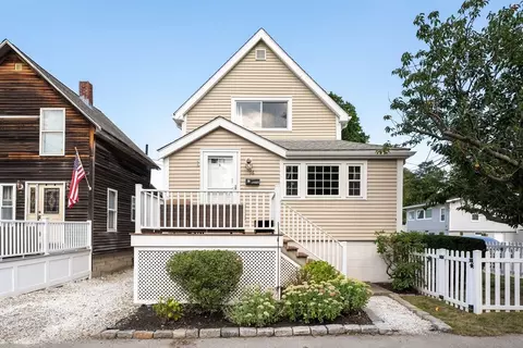 16 Caldwell St, Weymouth, MA 02191