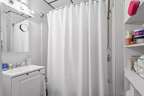 Bath - 992 Pine St, Fall River, MA 02720 photo 1 of 1