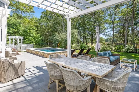 27 Prestwick Ln, Mashpee, MA 02649 photo 34