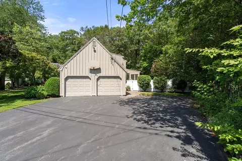 Exterior - 1 Eric Dr, Saugus, MA 01906 photo 8 of 8