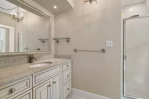 Bath - 1 Eric Dr, Saugus, MA 01906 photo 2 of 4