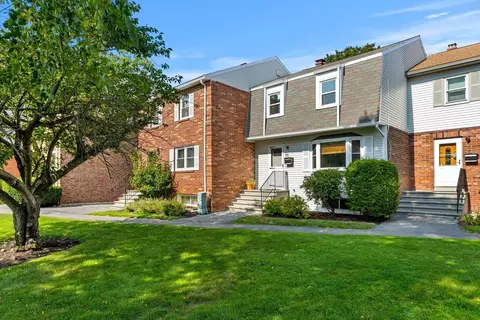 6 Loring Hills Ave #D3, Salem, MA 01970