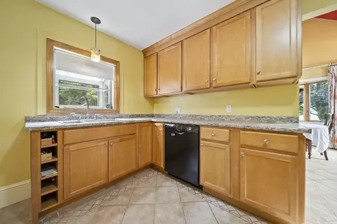 11 Warren, Georgetown, MA 01833 photo 9