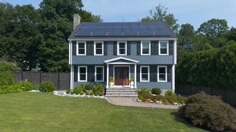12 Calvin Dr, Milford, MA 01757
