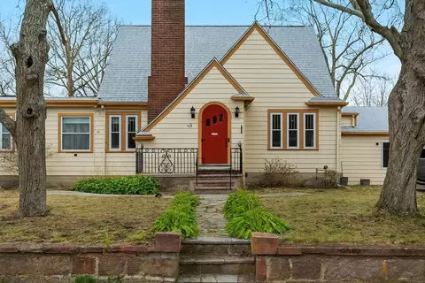 28 Edgeworth St, Weymouth, MA 02189