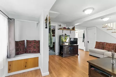 13 Maplewood Ave, Gloucester, MA 01930 photo 8