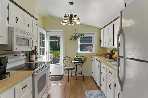 13 Maplewood Ave, Gloucester, MA 01930 photo 14