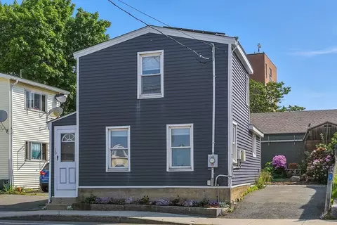 13 Maplewood Ave, Gloucester, MA 01930
