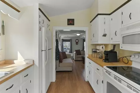 13 Maplewood Ave, Gloucester, MA 01930 photo 17