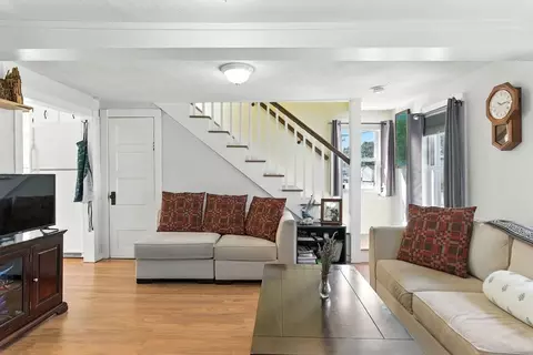 13 Maplewood Ave, Gloucester, MA 01930 photo 9