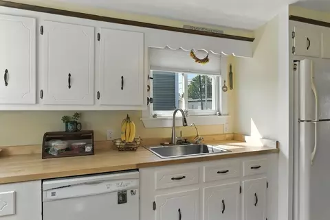 13 Maplewood Ave, Gloucester, MA 01930 photo 15