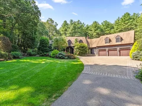 5 Valley Rd # A, Dover, MA 02030