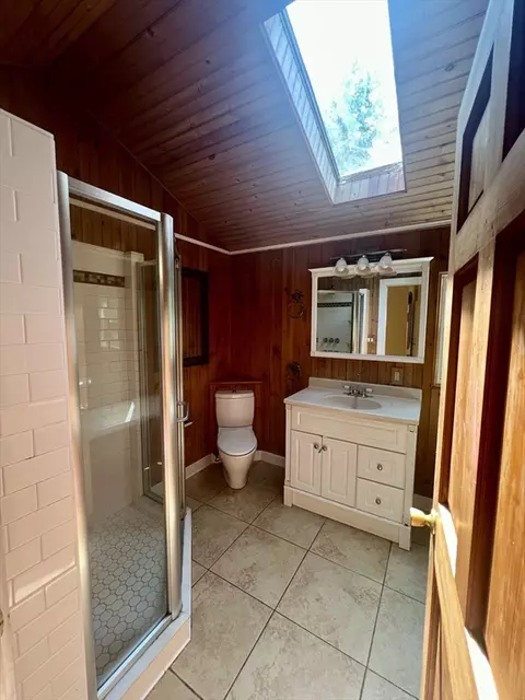 Bath - 69 Keddy St, Springfield, MA 01109 photo 1 of 2
