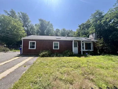 69 Keddy St, Springfield, MA 01109