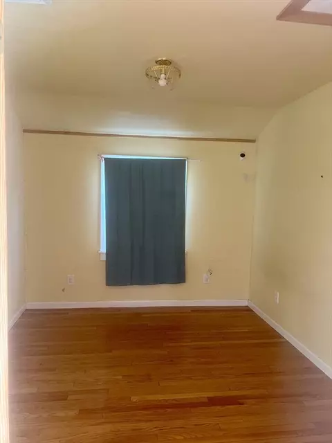 Bedroom - 69 Keddy St, Springfield, MA 01109 photo 3 of 3