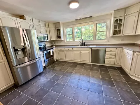 63 County Rd, Freetown, MA 02717