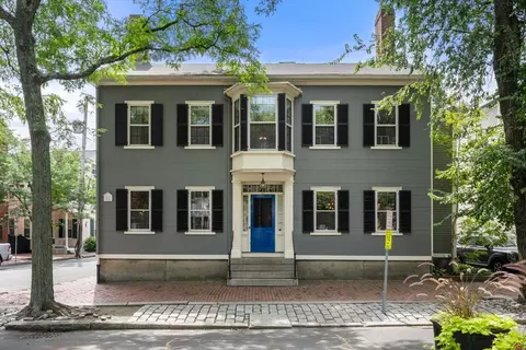 13 Chestnut St, Salem, MA 01970