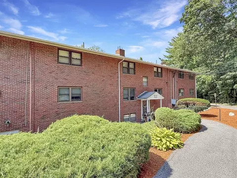 2 Town House Ln #12, Acton, MA 01720
