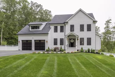 2 Ledgestone Rd, Douglas, MA 01516