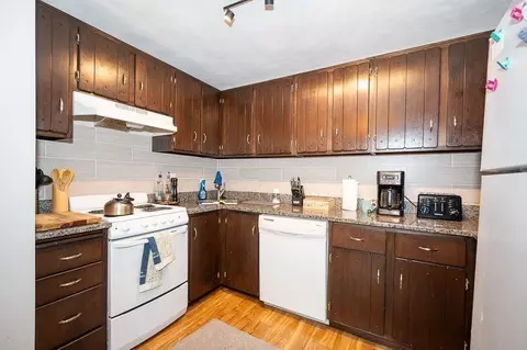 66 Locust Ave, Worcester, MA 01604 photo 12