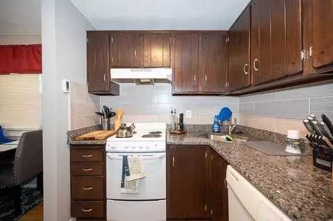 66 Locust Ave, Worcester, MA 01604 photo 13