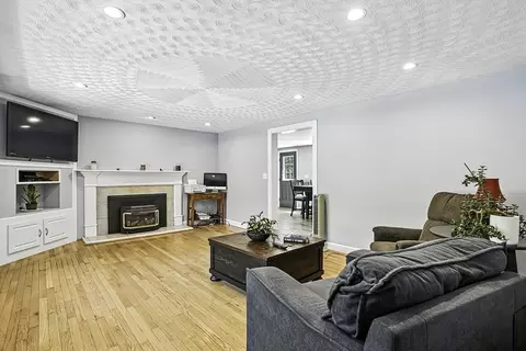 334 Mendon Rd, Northbridge, MA 01534 photo 4