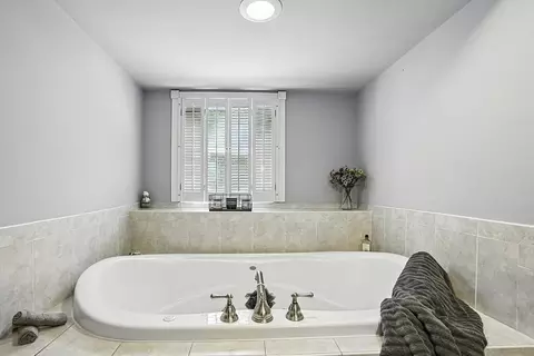 334 Mendon Rd, Northbridge, MA 01534 photo 24