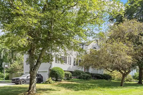 16 Patriots Rd, Acton, MA 01720