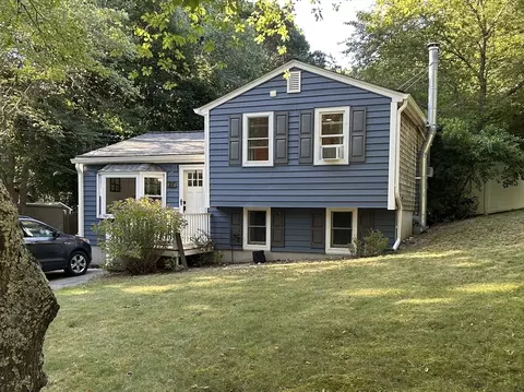 22 Presidents Ln, Plymouth, MA 02360