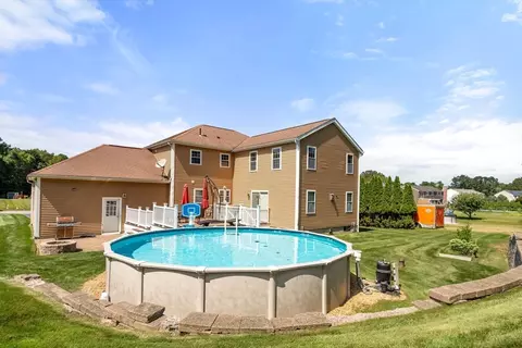 57 Eagle Dr, Dudley, MA 01571 photo 2