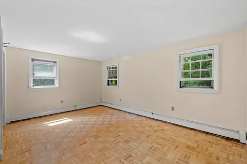 Bedroom - 10 Trinity Ave, Worcester, MA 01605 photo 3 of 6