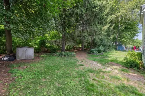 Exterior - 10 Trinity Ave, Worcester, MA 01605 photo 5 of 6