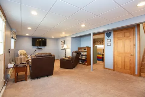 Other - 3 Jay Dr, Framingham, MA 01701 photo 4 of 8